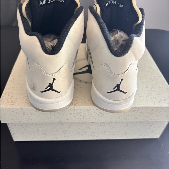 Air Jordan 5 ‘Sail’ Retro SE - Picture 2 of 5